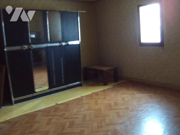 Maison 8 pièces avec garage et dépendances