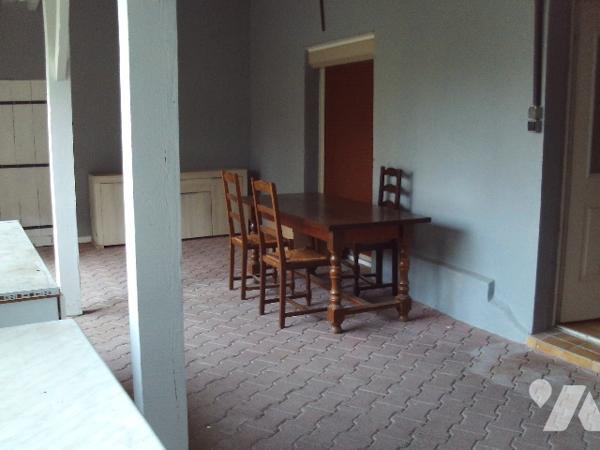 Maison 8 pièces avec garage et dépendances