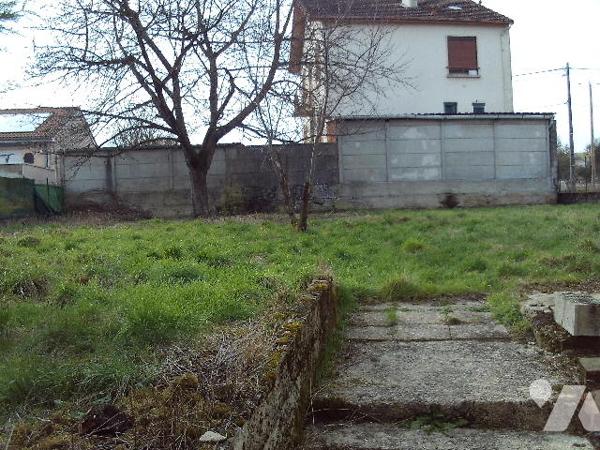 Maison 8 pièces avec garage et dépendances