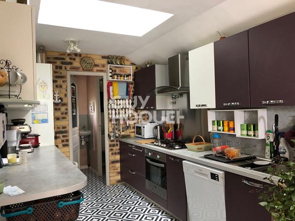 Charmante Maison à Vendre - 7 Pièces avec Jardin et Garage !