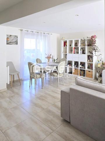 Maison familiale avec piscine, garage et dépendance