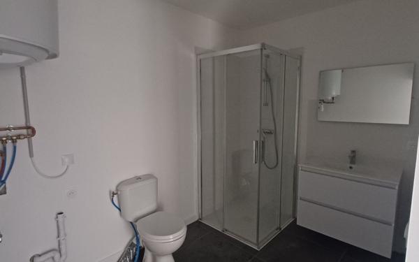 Appartement à vendre    2 pièces • 45,41 m2 Saint-Étienne-de-Saint-Geoirs