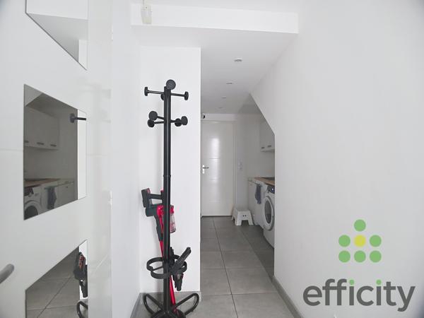 Maison
         5 pièces
        - 129 m² Exclusivité 215 000 € *