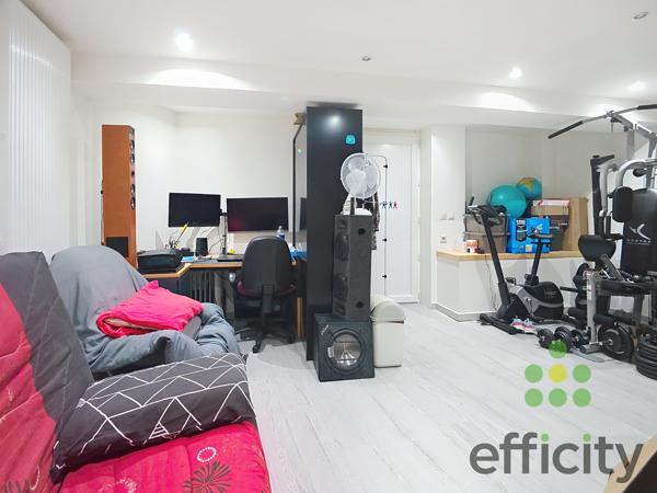 Maison
         5 pièces
        - 129 m² Exclusivité 215 000 € *