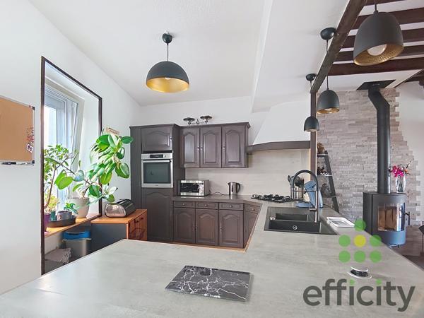 Maison
         5 pièces
        - 129 m² Exclusivité 215 000 € *