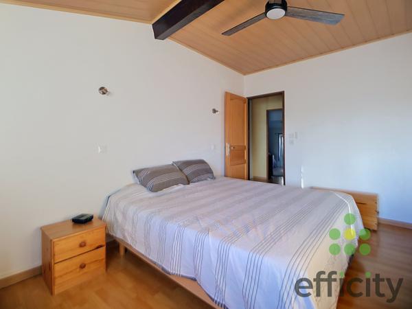 Maison
         5 pièces
        - 129 m² Exclusivité 215 000 € *