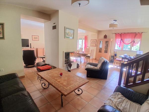 308 m² hab- 913 m² Terrain- Loft 90 m²- Piscine