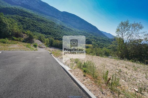 Fontanil-Cornillon Terrain d'exception viabilisé 546m2