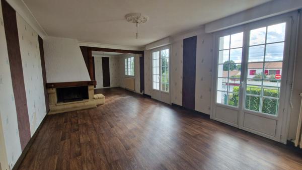 Maison - 10 pièces - 188 m²