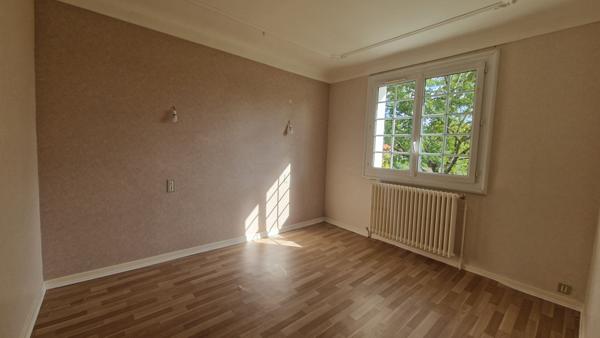 Maison - 10 pièces - 188 m²