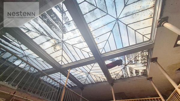 "Investisseurs " : Local commercial Calais 300m2 Loué+ duplex de 400m2 à rénover entièrement CALAIS place crèvecoeur