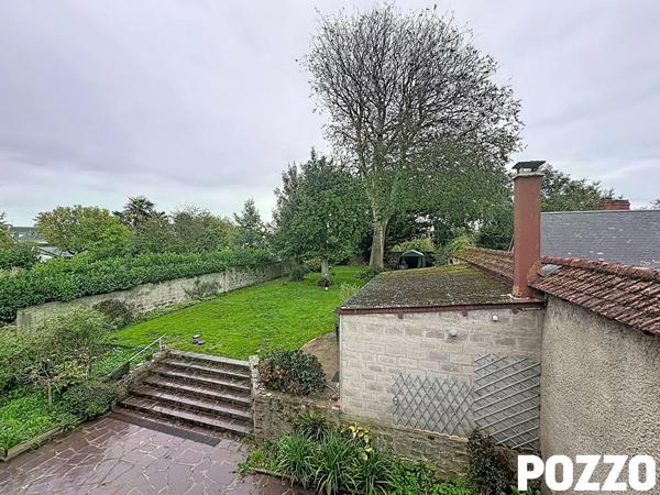 Maison Périers centre-bourg 6 pièces possibilité vie de plain pied grand Garage beau terrain clos bien exposé PERIERS