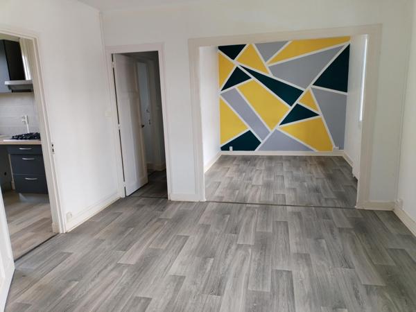 Vente maison de ville Chauvigny (86300), 61.15m² avec 4 pièce(s) dont 2 chambre(s) sur 569.00m² de terrain. La Bruyere Immobilier