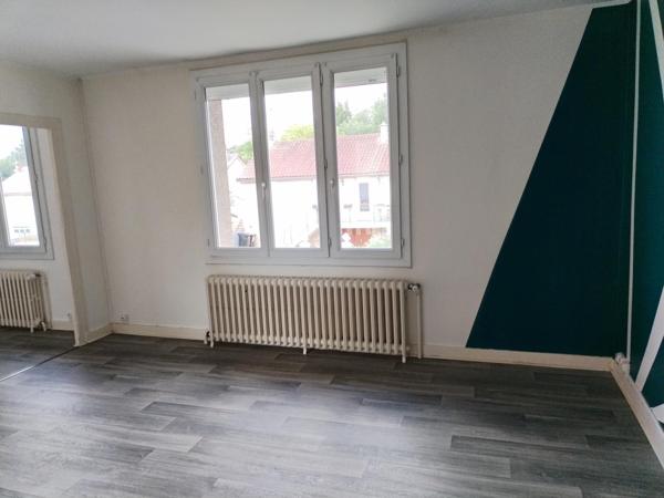 Vente maison de ville Chauvigny (86300), 61.15m² avec 4 pièce(s) dont 2 chambre(s) sur 569.00m² de terrain. La Bruyere Immobilier