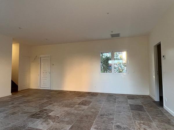 Maison à louer de type 6 pièces avec jardin et piscine à Marseille quartier Saint Barnabé (13012)