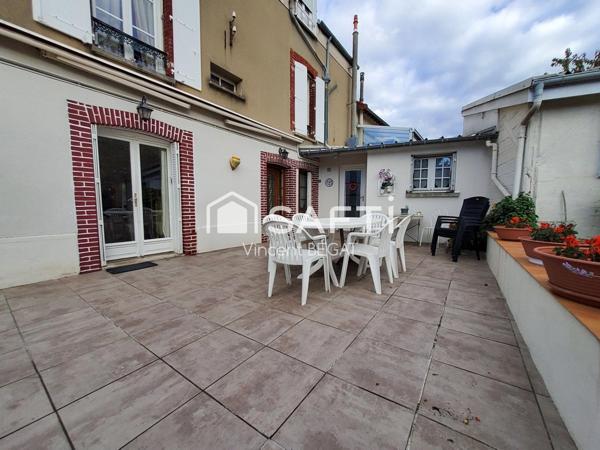 /Gare à pied maison ancienne 5 chambres jardin