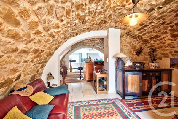 Maison à vendre  4 pièces - 175 m2 CASTELLAR - 06