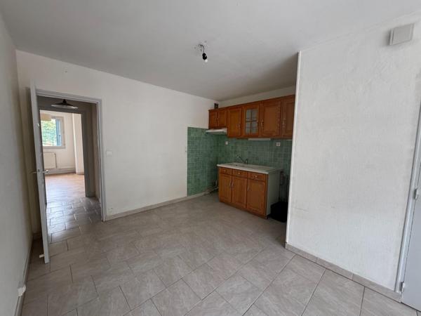 Avanne Appartement T3 de 45 m2 avec balcon et cave