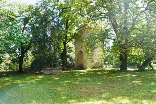 Château de la Tour à Mondonville 15 pièces 800 m² avec dépendances sur 18366 m² de terrain