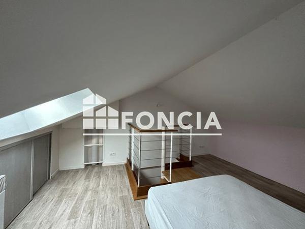 Location Maison 5 pièces 100 m² - 11 RUE DE L'EGLISE Omicourt 08450