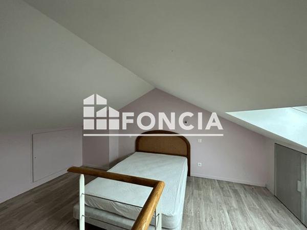 Location Maison 5 pièces 100 m² - 11 RUE DE L'EGLISE Omicourt 08450