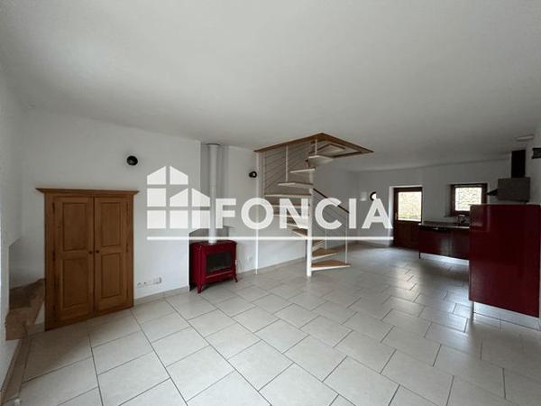 Location Maison 5 pièces 100 m² - 11 RUE DE L'EGLISE Omicourt 08450