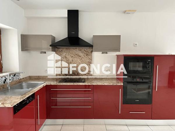 Location Maison 5 pièces 100 m² - 11 RUE DE L'EGLISE Omicourt 08450