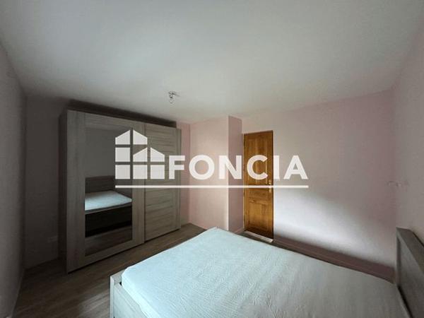 Location Maison 5 pièces 100 m² - 11 RUE DE L'EGLISE Omicourt 08450