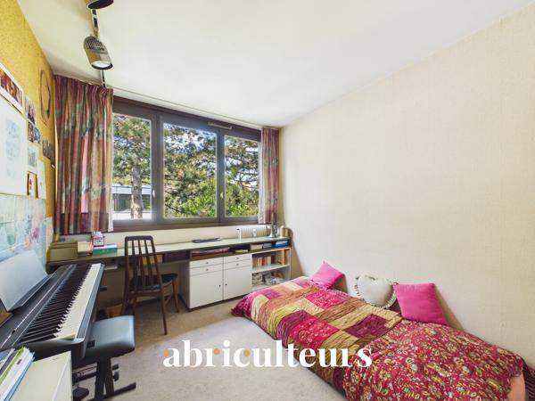 Magnifique panorama en dernier étage appartement T5 de 99m² en vente à Garches (92380)