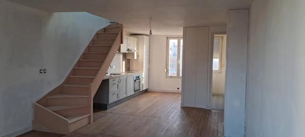 Location                                                      Appartement
                        
                     2 pièces                      45 m2                     à Saint-Ouen-sur-Seine