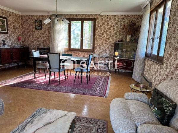 Pavillon avec vue degagée.