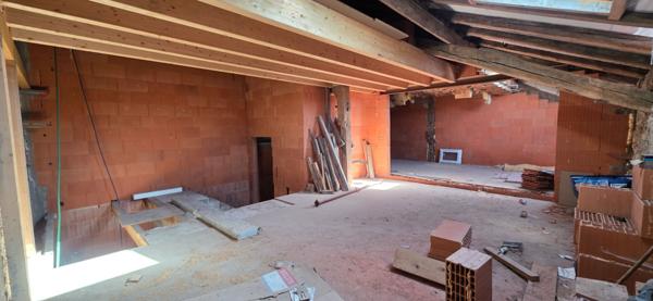 Maison ou Appartements avec Hangar commercial pour PROJET