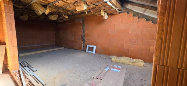 Maison ou Appartements avec Hangar commercial pour PROJET