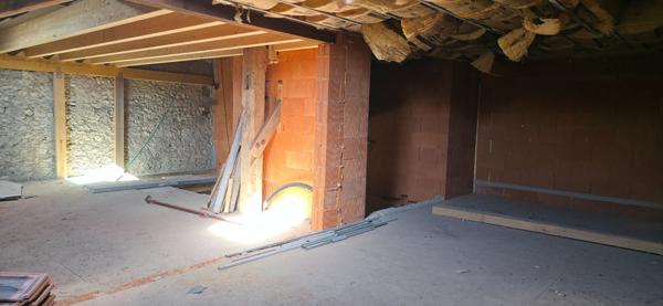 Maison ou Appartements avec Hangar commercial pour PROJET