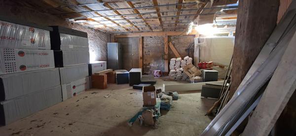 Maison ou Appartements avec Hangar commercial pour PROJET