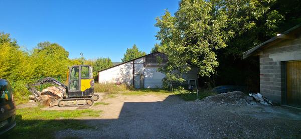 Maison ou Appartements avec Hangar commercial pour PROJET