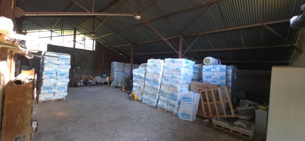 Maison ou Appartements avec Hangar commercial pour PROJET