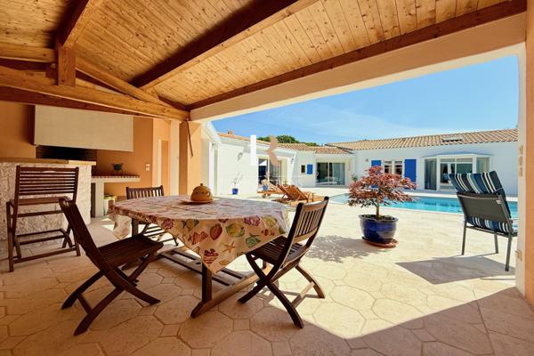 Lagord (17140) Lagord - Maison de plain pied sur jolie parcelle avec piscine, garage et stationnements