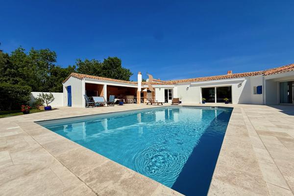 Lagord (17140) Lagord - Maison de plain pied sur jolie parcelle avec piscine, garage et stationnements