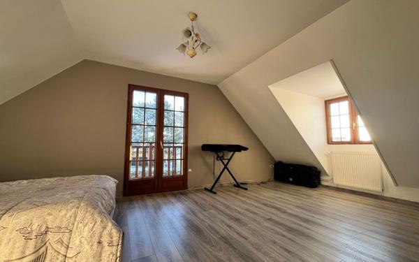 Maison à vendre    5 pièces •  Courcelles-sur-Seine