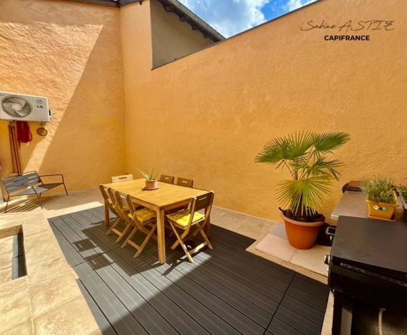 Villefranche-sur-Saône - Maison de ville en plein centre avec extérieur