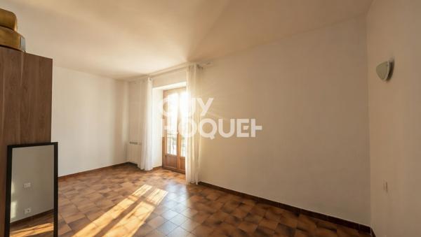 EXCLUSIVITE! Bâtisse en pierre emplacement exceptionnel