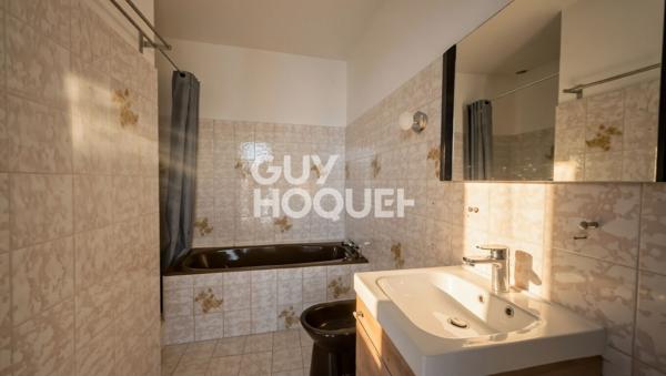 EXCLUSIVITE! Bâtisse en pierre emplacement exceptionnel