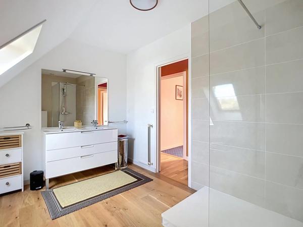 Maison familiale – Pacé – 5 chambres, terrain de 799 m²