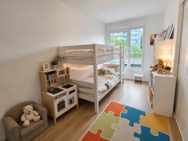 Appartement
         4 pièces
        - 81 m² Exclusivité 325 000 € *