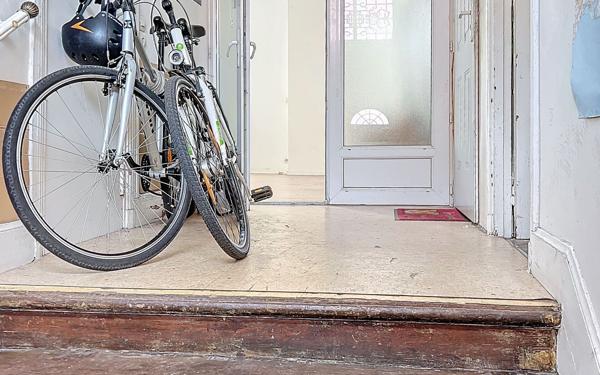 Maison à vendre    1 pièce • 485 m2 Alfortville