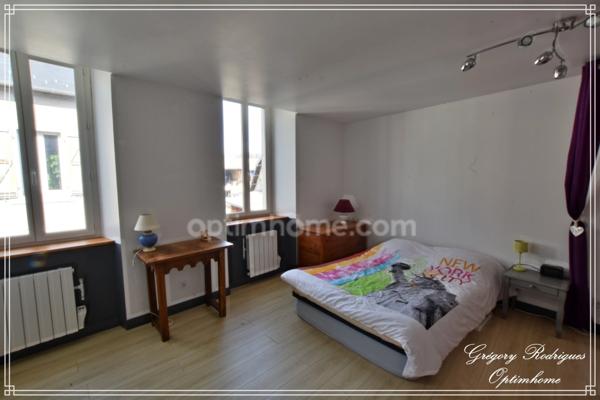 Maison rénovée au cœur du village 5 pièces SAINT LAURENT DE NESTE (65)