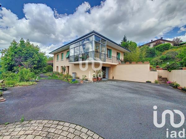 Maison traditionnelle 6 pièces de 133 m² à Tarare (69170)