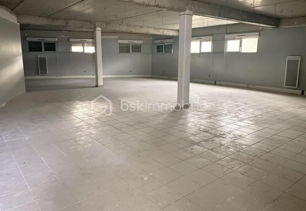 Local commercial de 178 m²