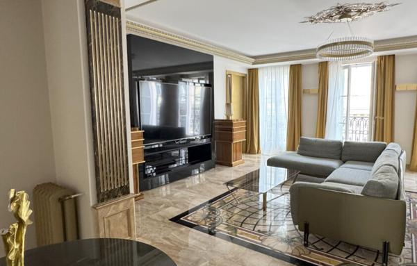 RARE À LA VENTE   APPARTEMENTS RUE WASHINGTON, PARIS 8e